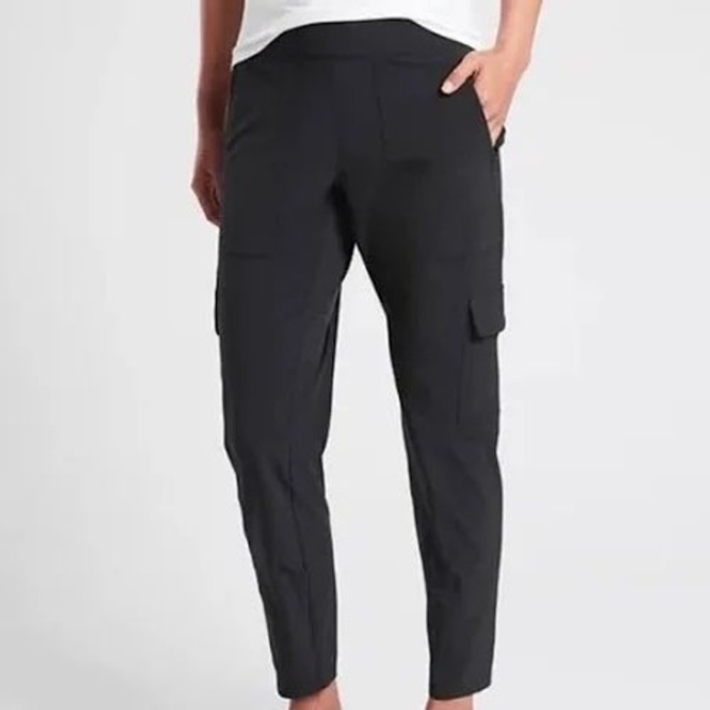 Athleta Chelsea Utility Jogger Pants Black Size 6 Cargo Pockets Travel Active